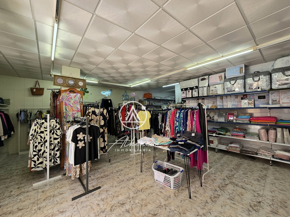 Local en venta en Roquetas de Mar